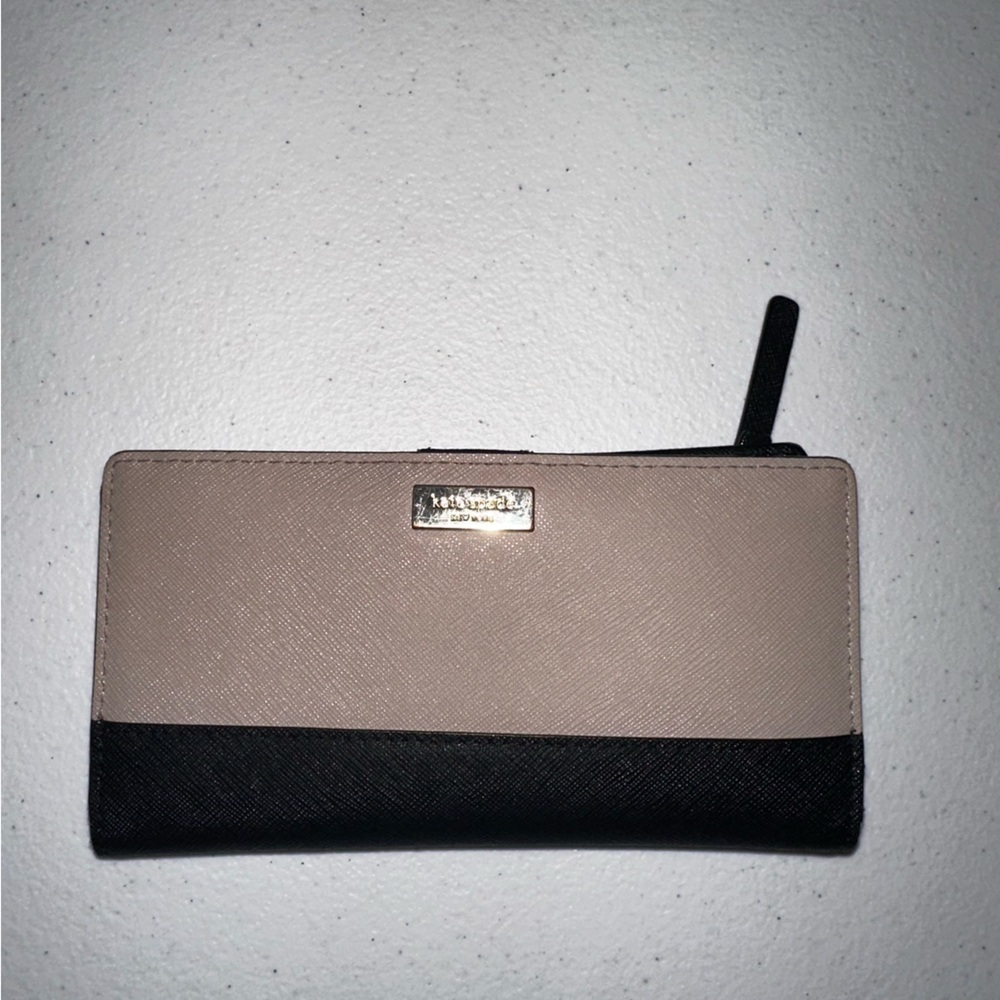 Kate Spade Laurel Way Stacy Black and Tan Leather Wallet